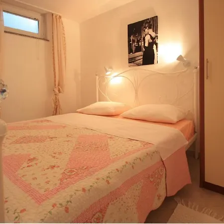 Ferienwohnung Fur 3 Personen Ca 33 M In Crikvenica, Kvarner Bucht Und Umgebung Appartamento